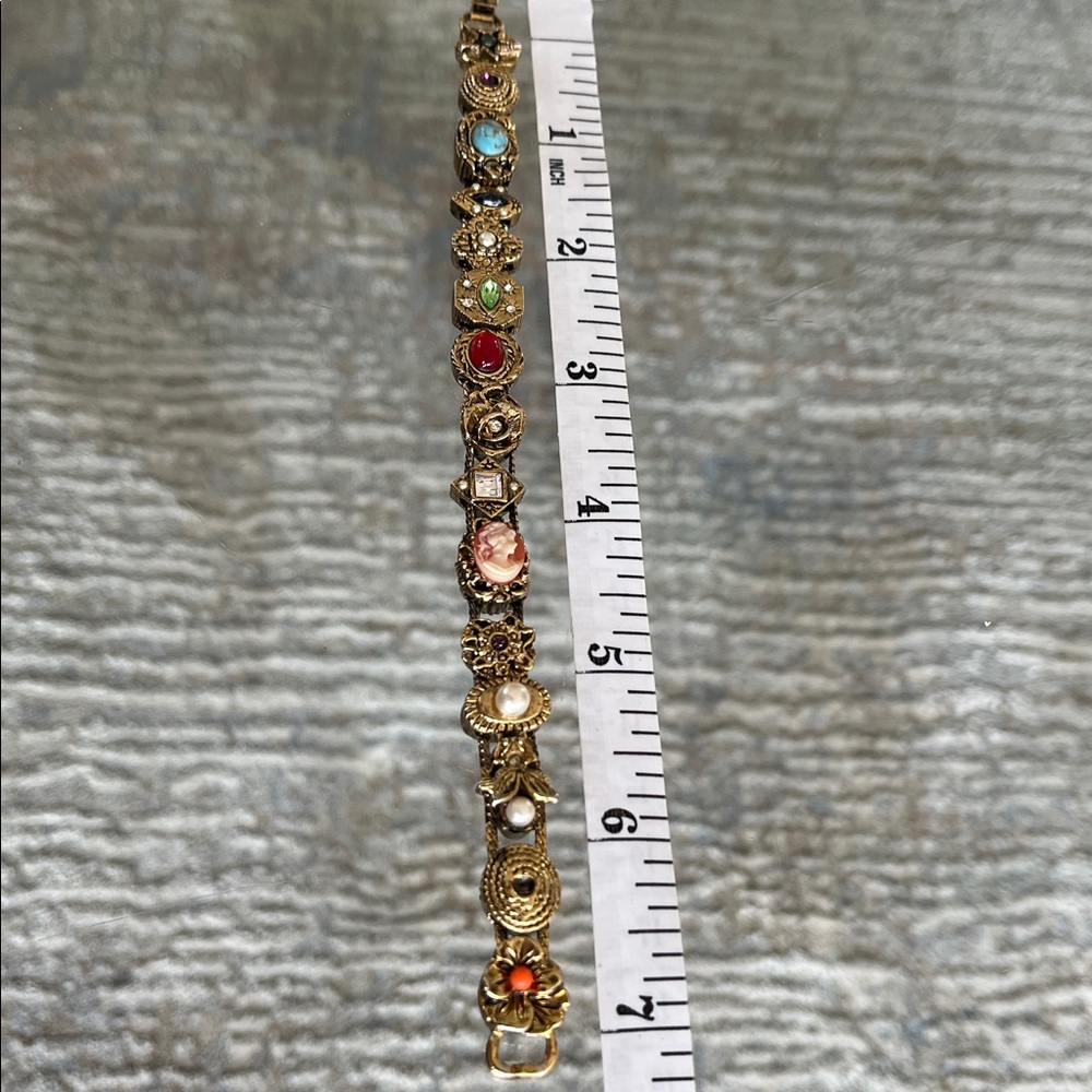 Vintage Victorian Bracelet - Picture 8 of 9